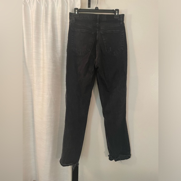 A&F | 90s Straight Ultra High Rise | Size 6 | BLACK DESTROYED | LIGHTLY WORN - Picture 3 of 3